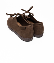 Load image into Gallery viewer, 2442 BALLERINA LACE LINEN
